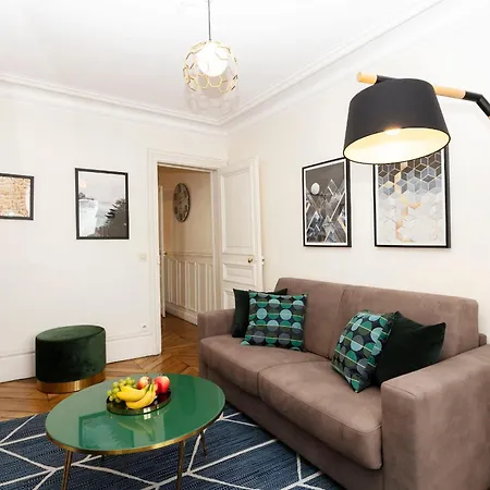 Notre-dame - 1br With Balcony - Cityapartmentstay Apartament