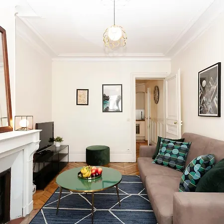 Notre-dame - 1br With Balcony - Cityapartmentstay Apartmán *